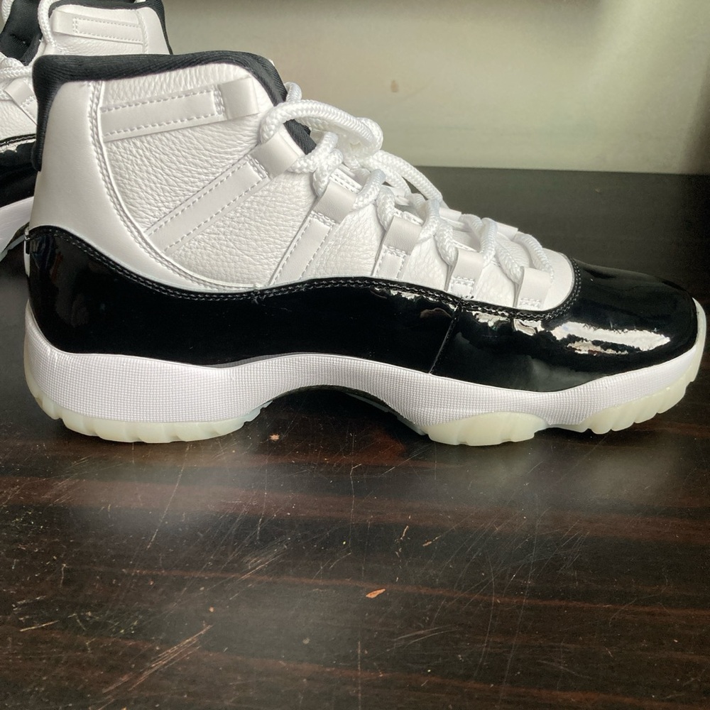Jordan 11 concord/gratitude (2023 release)
Size 10, brand new, no box - Picture 7 of 9